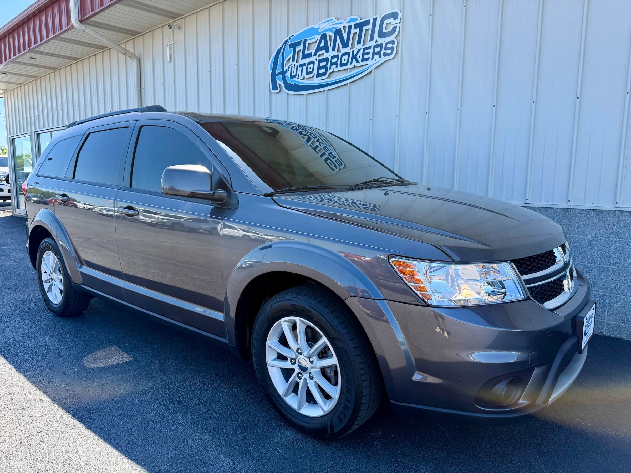 Used 2017 Dodge Journey SXT w/ Premium Group FWD image 4