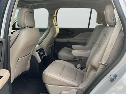 Used 2020 Lincoln Aviator Reserve w/ Equipment Group 201A image 11