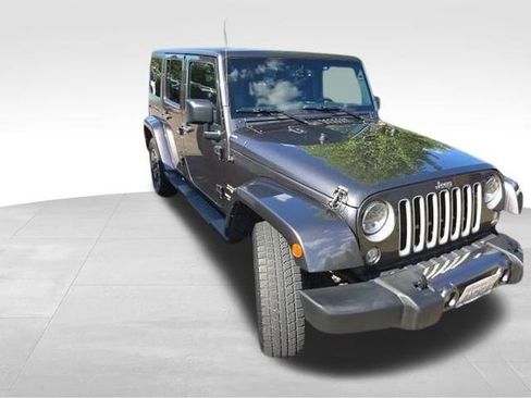 Used 2016 Jeep Wrangler Unlimited Sahara w/ Connectivity Group AWD/4WD image 4