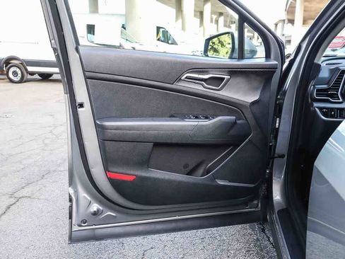 Used 2024 Kia Sportage LX image 21
