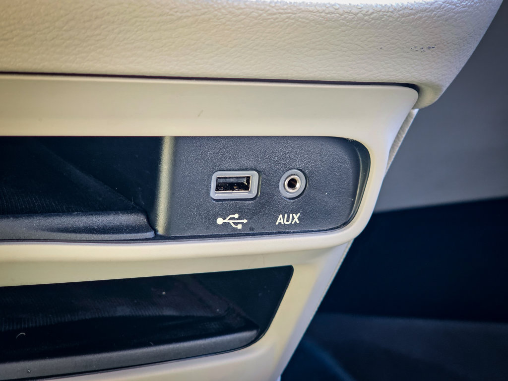 Used 2019 Chrysler Pacifica Touring-L FWD image 26