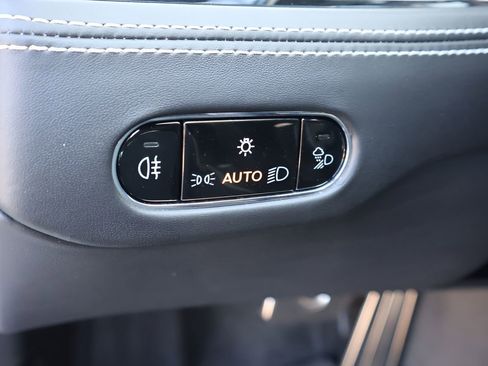 Certified 2020 Bentley Flying Spur W12 image 22