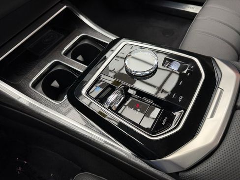 Used 2025 BMW i7 eDrive50 w/ Premium Package image 19