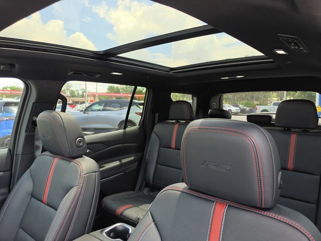 New 2026 Chevrolet Traverse RS w/ LPO, Floor Liner Package FWD image 25