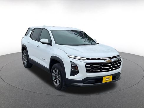 Used 2025 Chevrolet Equinox LT FWD image 3