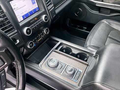 Used 2021 Ford Expedition Max Limited image 17