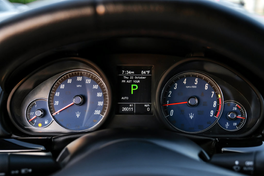 Used 2016 Maserati GranTurismo Sport RWD image 19