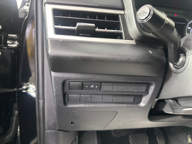 Used 2023 Mitsubishi Outlander ES AWD/4WD image 16
