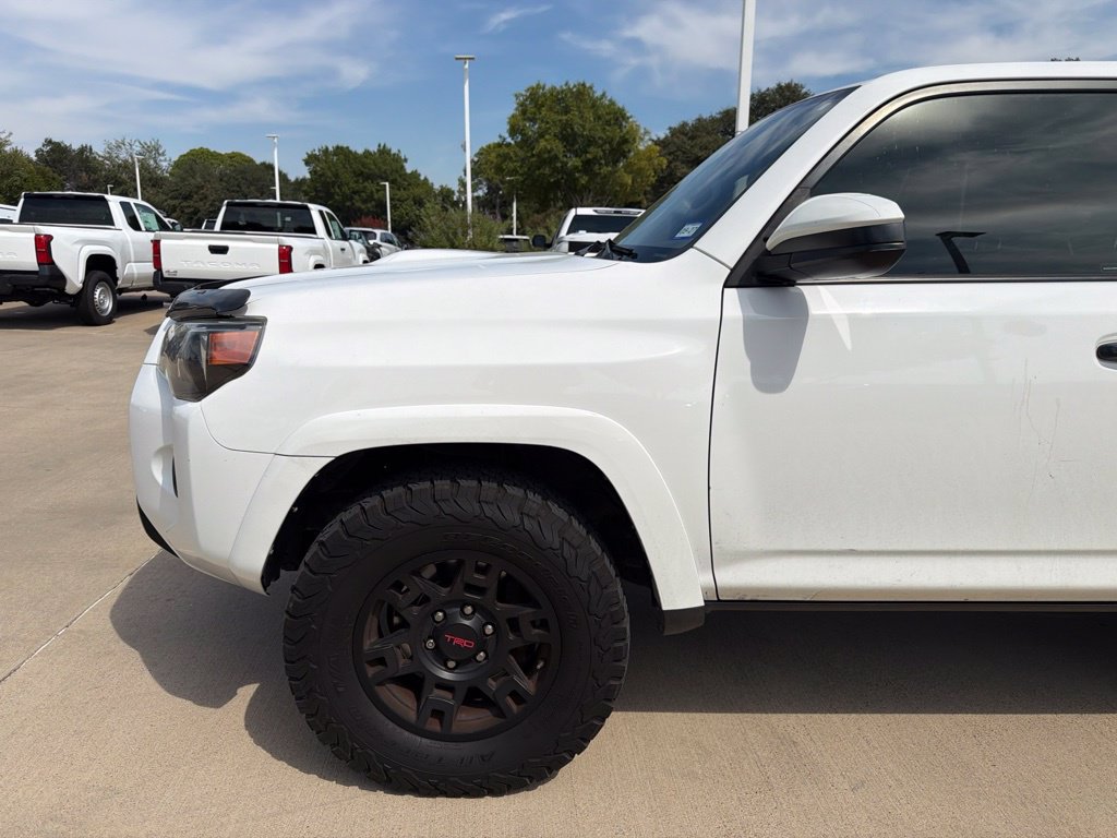 Used 2018 Toyota 4Runner TRD Off-Road AWD/4WD image 2