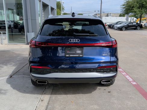 Certified 2025 Audi Q5 Premium w/ Convenience Package AWD/4WD image 10