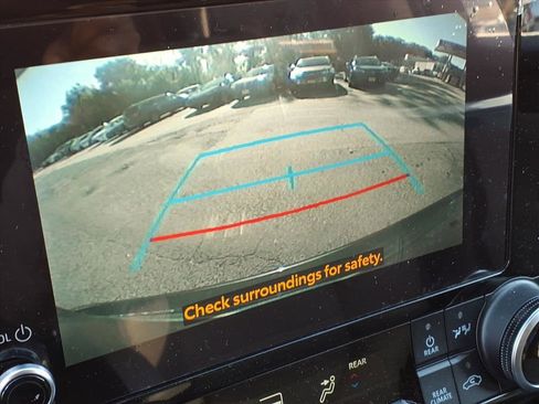 Used 2023 Toyota Highlander XLE image 14