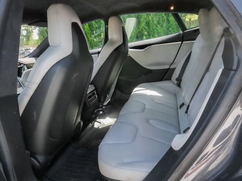 Used 2015 Tesla Model S 70D AWD/4WD image 8