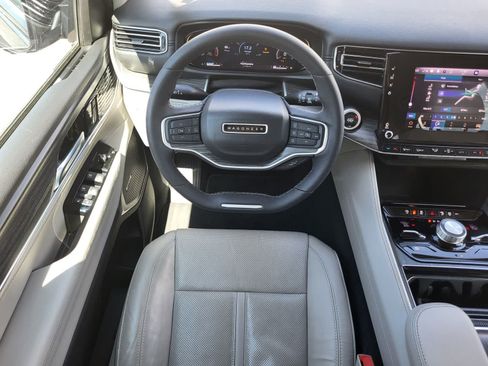 Used 2023 Jeep Wagoneer Series III w/ Preferred Equipment Group AWD/4WD image 23