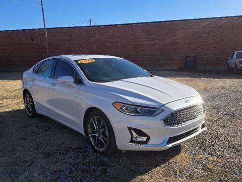 Used 2019 Ford Fusion Titanium FWD image 3