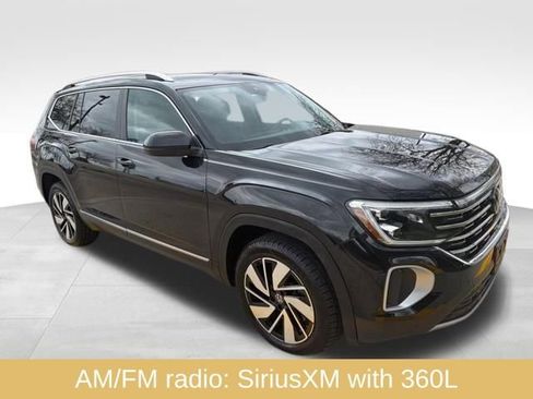 Used 2024 Volkswagen Atlas SEL image 2