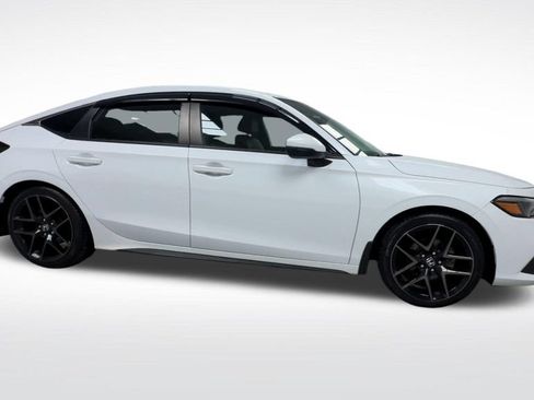 Used 2023 Honda Civic Sport Touring image 9