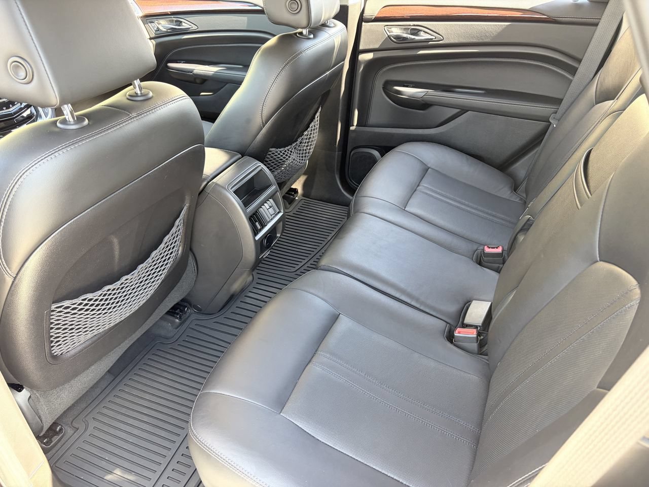 Used 2015 Cadillac SRX Luxury w/ Driver Awareness Package FWD image 16