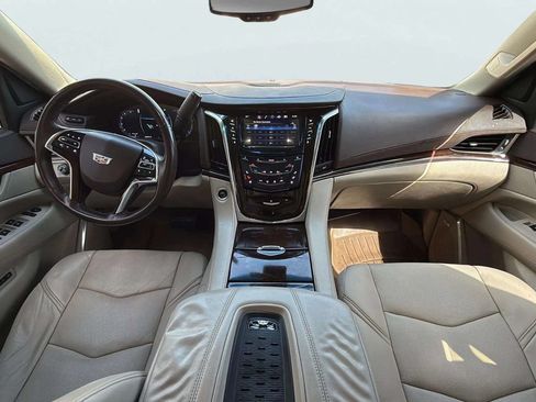 Used 2016 Cadillac Escalade Premium AWD/4WD image 9