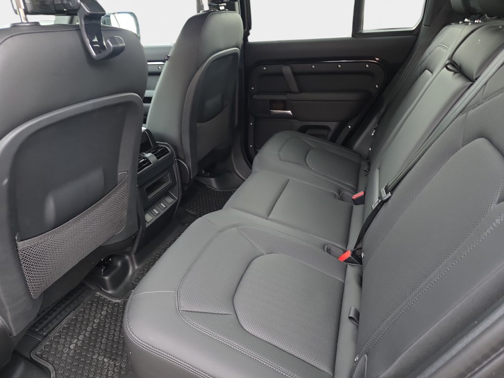 New 2026 Land Rover Defender 110 X-Dynamic SE AWD/4WD image 11