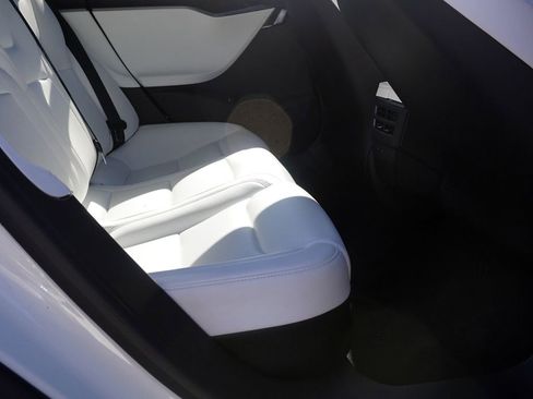 Used 2018 Tesla Model S 100D AWD/4WD image 33