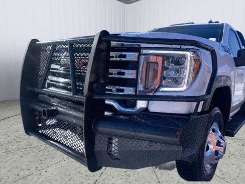Used 2022 GMC Sierra 3500 SLE w/ SLE Convenience Package image 4