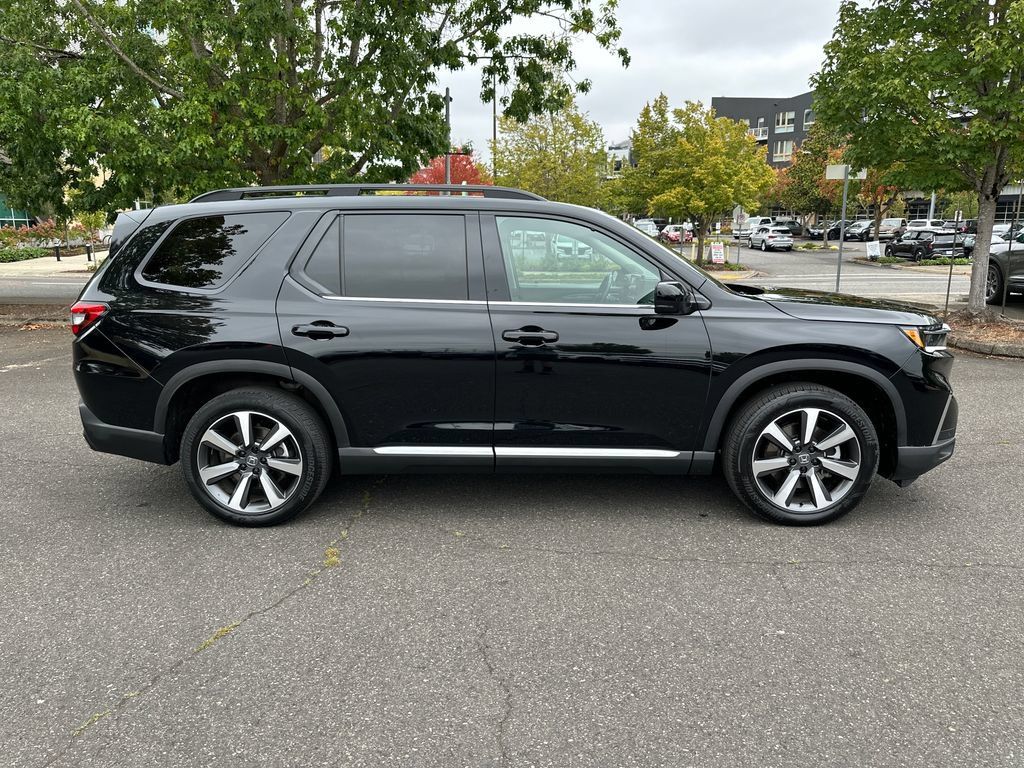 Used 2025 Honda Pilot Elite image 7