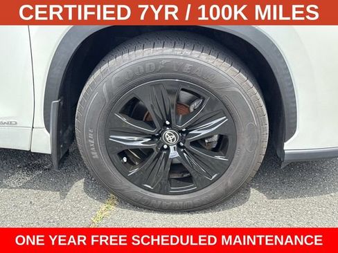 Used 2021 Toyota Highlander XLE AWD/4WD image 7