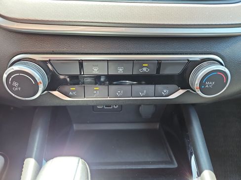 Used 2024 Nissan Altima 2.5 SR FWD image 28