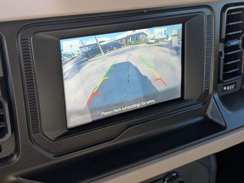 Used 2023 Ford Bronco Wildtrak image 27