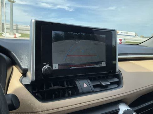 Certified 2025 Toyota RAV4 XLE FWD image 21