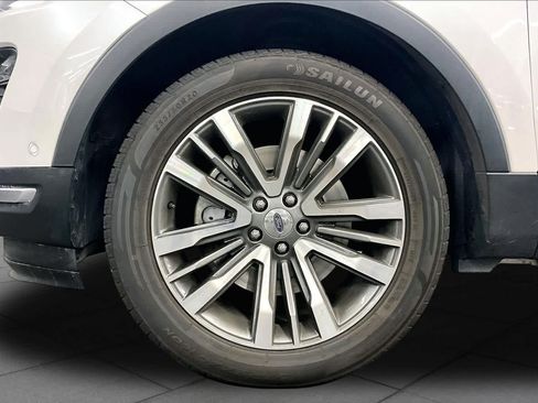 Used 2018 Ford Explorer Platinum AWD/4WD image 10