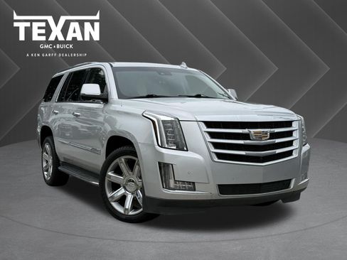 Used 2016 Cadillac Escalade Luxury RWD image 1