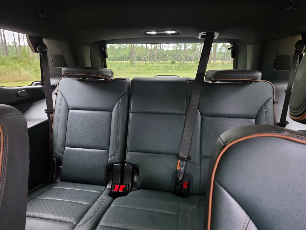 Used 2025 GMC Yukon AT4 AWD/4WD image 21