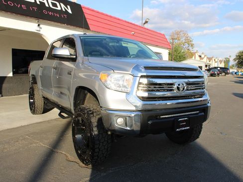 Used 2016 Toyota Tundra SR5 image 8