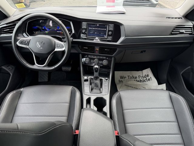Certified 2023 Volkswagen Jetta SE FWD image 14