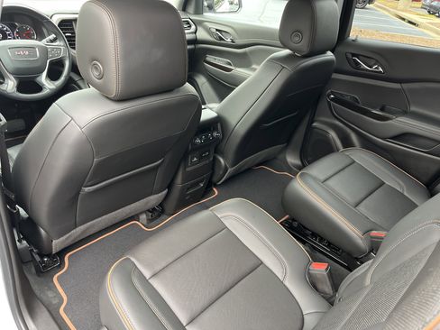 Used 2022 GMC Acadia AT4 w/ Technology Package image 23