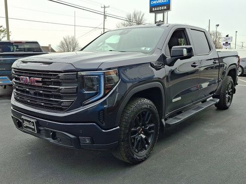 Used 2024 GMC Sierra 1500 Elevation w/ Elevation Premium Package image 3