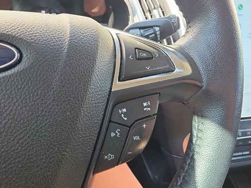 Used 2022 Ford Edge Titanium AWD/4WD image 16