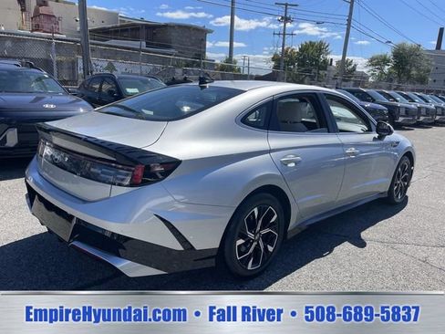 Used 2025 Hyundai Sonata SEL FWD image 6