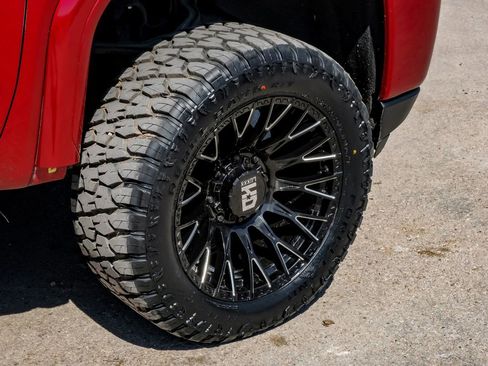 Used 2020 GMC Sierra 2500 SLE w/ SLE Value Package; image 59