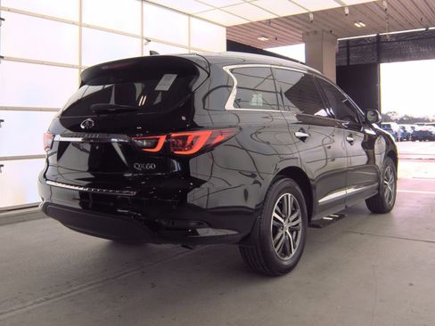 Used 2019 INFINITI QX60 Luxe w/ Essential Package image 3