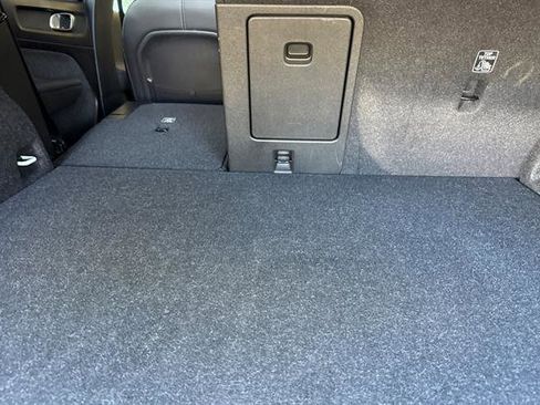 Certified 2025 Volvo XC40 B5 Core image 16