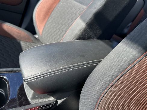 Used 2023 Nissan Kicks SR image 34