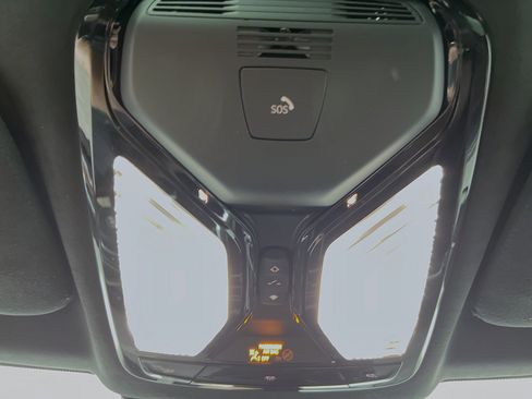 Used 2023 BMW X5 xDrive40i w/ M Sport Package image 21