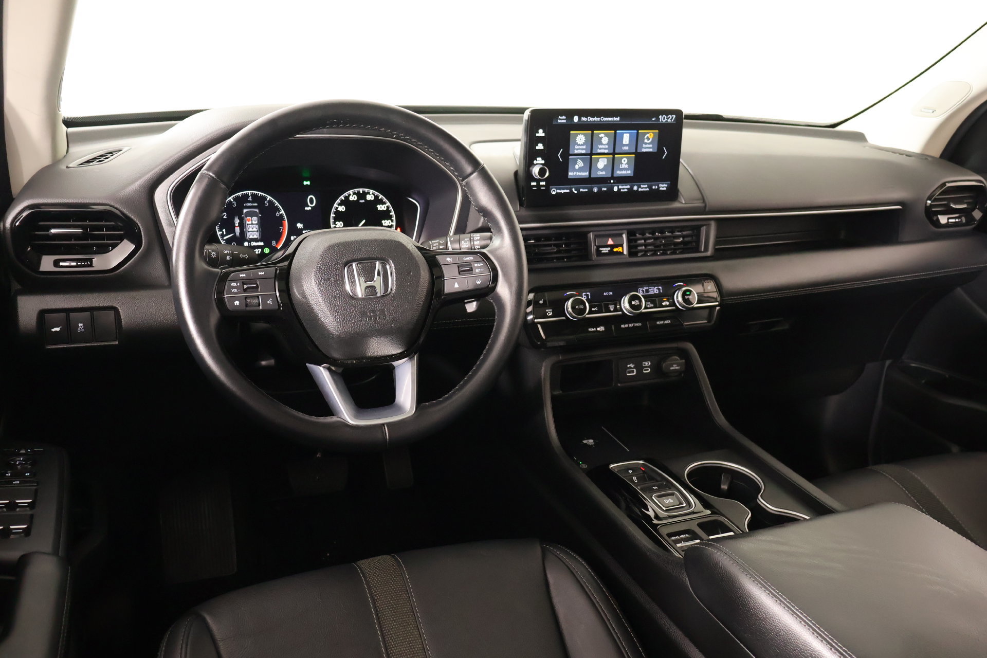 Used 2025 Honda Pilot Touring image 2