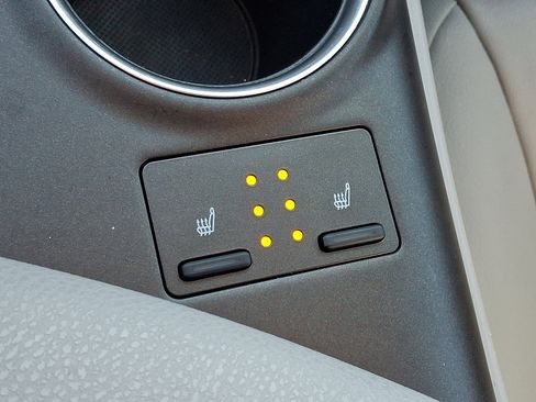 Used 2023 Toyota Camry XLE image 25