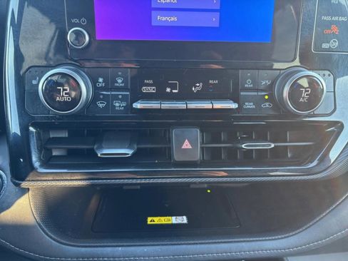 Used 2023 Toyota Highlander XSE image 18