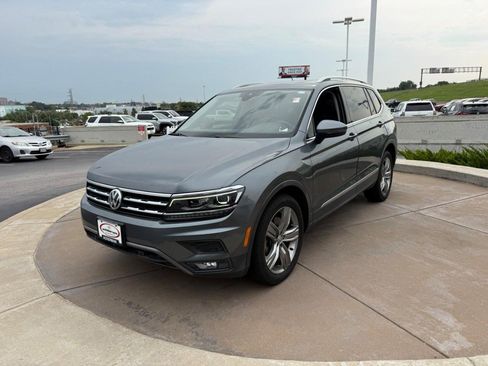 Used 2018 Volkswagen Tiguan SEL Premium AWD/4WD image 11