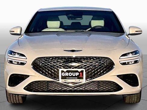 Used 2025 Genesis G70 2.5T image 4