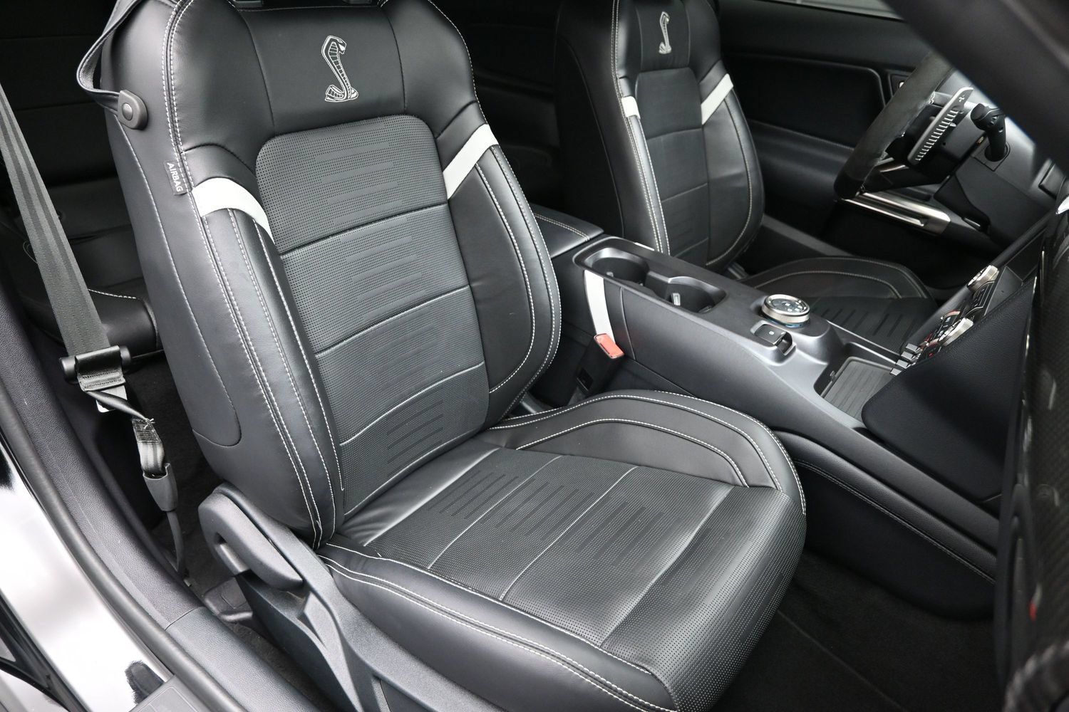 Used 2022 Ford Mustang Shelby GT500 w/ Technology Package RWD image 41
